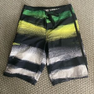 Men’s mossimo supply board shorts size 32